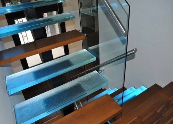 LED-Licht-Schritt-Vierkantstahl-Strahln-gerade Treppen-Glasplattform-Geländer-Treppenhaus